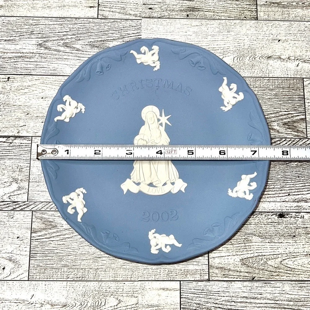 Wedgwood 2002 Japsperware Christmas Plate Love